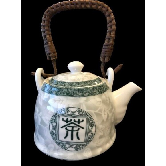 Chinese teapot with wicker handle small - Picture 2 of 3